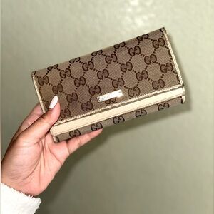 Gucci GG  Canvas Beige Colored Wallet AUTHENTIC